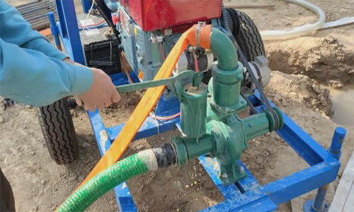 Mini Small Portable Water Well Drilling Rig Machine Operation Video